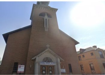 시카고 교회 장례식장에 총기 난사..조문객 3명 총 맞아