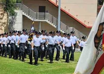 [화제]45세 늦깎이 경찰 “시민권 따자마자 지원”..LAPD 역대 최고령 신입