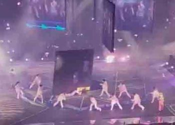 홍콩 아이돌 콘서트 중 스크린 추락…댄서 1명 중태