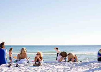 [건강]콘텍트렌즈 끼고 물놀이 괜찮을까?