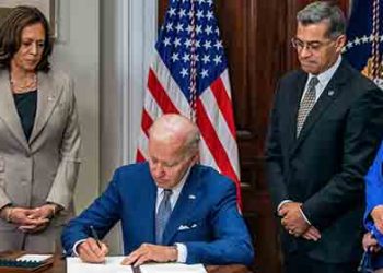 “성폭행 임신 10살 소녀에 출산 강요해야 하나”…바이든, 행정명령