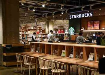 스타벅스, 매장 대대적 정리 중..최근 400여 매장 폐쇄