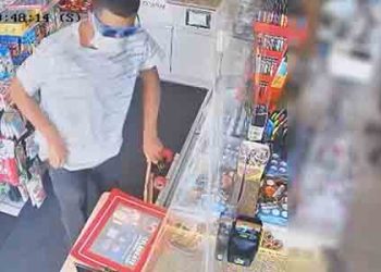 오렌지 주유소에 대낮 권총강도(영상)