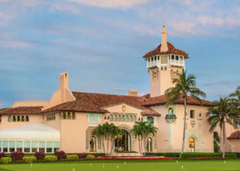 FBI, 트럼프 전 대통령 플로리다 자택 급습..전격 압수수색, 기밀문서 유출혐의