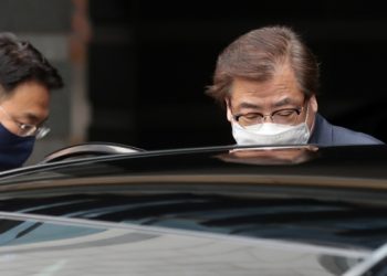 주미대사관 파견됐던 前국정원장 수행과장 출신 귀국