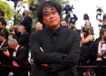 봉준호가 움직인다…새 영화 ‘미키7’ 영국서 촬영 시작