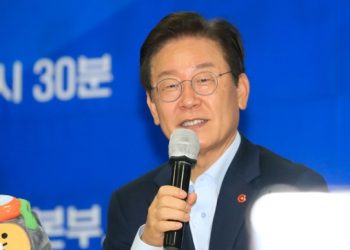 ‘개딸’ 5만명 아우성에 또 ‘이재명 방탄’ 당헌 개정 논란