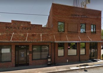 ‘임신 흑인여성 조롱’ 경찰서장 파면, 경찰서 해체