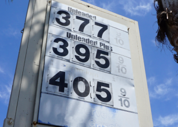 미국 개솔린 가격 4달러 아래로…지난 3월 이후 처음