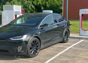 테슬라에 10년 전 투자했다면 어떻게 됐을까?…145배