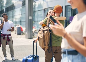 CDC, 거리두기∙자가격리 해제..팬데믹 2년만에 방역지침 대폭 완화