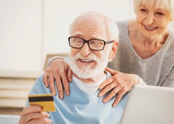 소셜연금 수령액 40년만 최대 폭 인상..1900달러 증가