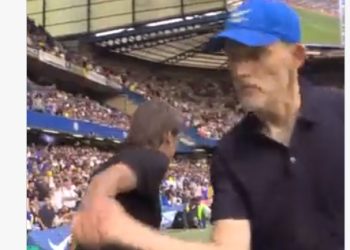 ‘감독들끼리 몸싸움’ 토트넘 콘테, 첼시 투헬과 격렬 충돌(영상)