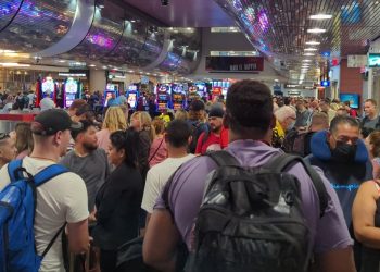 라스베가스 공항 테러 오인 대혼란..가주 남성 보안구역 침입(영상)