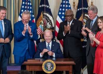 아이오닉, 소울 등 한국산 전기차 7500달러 세금공제 못받는다…현대∙기아차 타격