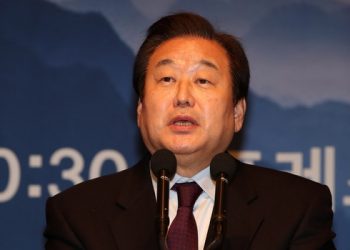 김무성, 평통 수석부의장 내정…LA 등 해외 물갈이 불가피, 이석현 결국 사의