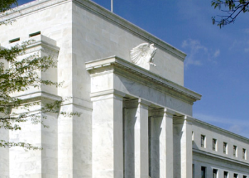 “미국 인플레 아직 정점 아니다…금리 대폭 인상해야”