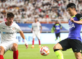 “손흥민 겨냥한 인종차별 행위 발생…첼시 구단 조사”