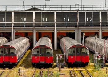 ‘행동의 여름’ 영국, 런던 지하철 운행 전면 중단