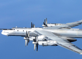 러 “전략폭격기 2대 동해 상공 비행…한국 전투기 출동”