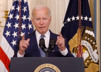 “바이든, 대학 학자금 1만 달러 탕감할 것…소득 12만 5천달러 이하 대상”