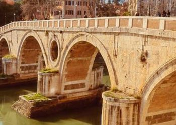 가뭄에 네로 황제 시기 고대도시 유적 떠올라