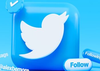 “트위터 회사로 만든 것 후회스럽다”