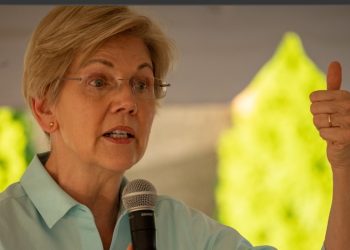 워런, 파월 강력 비판 “경기침체 매우 우려”