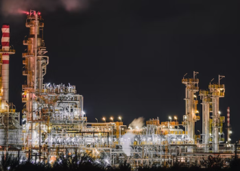 인디애나주 BP 대형 정유소 화재로 폐쇄