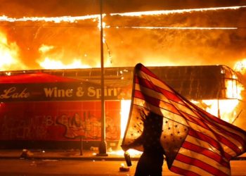 미국인 43%, “10년 내 미국서 내전 일어날 것”…”트럼프 기소되면 폭동”