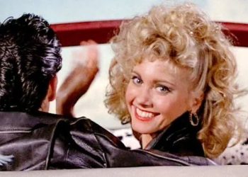 팝스타 올리비아 뉴튼존 유방암 사망, 향년 73세