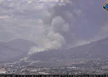 15번 프리웨이 캐헌패스 대형 화재…교통체증 극심