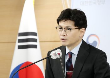 윤석열 첫 광복철 특사, 이재용·신동빈 사면…MB·김경수 제외