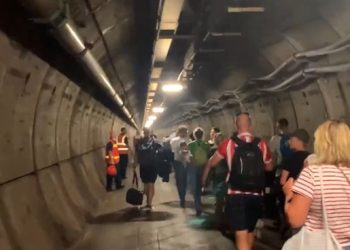 영-프 해저터널에 수백명 5시간 방치…경보음 미작동 탓