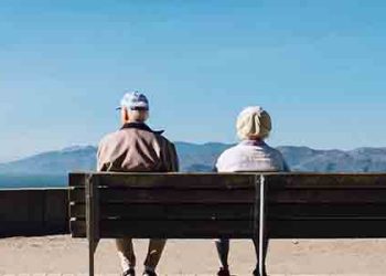 60세 이상 이유없이 살 쭉쭉 빠지면…질병 ‘위험신호’