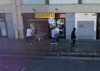 자바시장 마켓 화재..괴한들 폭발물 투척 도주