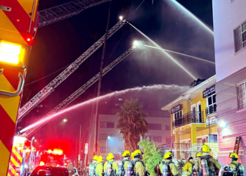 한인타운 복판 한인상가서 새벽 대형화재 발생