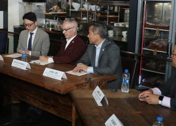 미치 오페럴 “식당 개스사용 금지 조례 통과된 적 없어…요식업계 의견수렴, 대안검토 중”