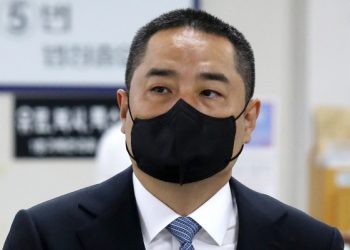 검찰”‘김건희 쥴리’ ‘이재명 소년원’ 의혹은 허위”…강용석 등 기소