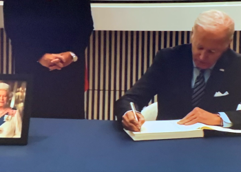 “바이든, 엘리자베스 2세 국장 참석”