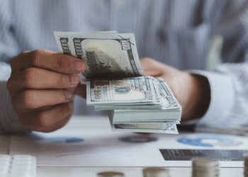 “원달러 환율 연내 1400원 시간문제..내년 1500원까지 갈 것”