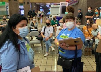 텍사스 이민자 버스에 일리노이주 비상사태 선포