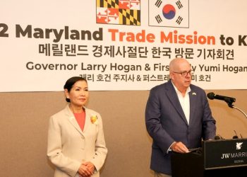 래리 호건 “IRA, 수정 쉽지 않지만 중간선거 후 타협 논의”