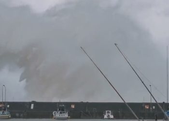 태풍 ‘난마돌’ 日북상 중 883만명 대피(영상)