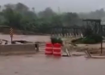 허리케인 피오나 홍수· 정전 대란…교량, 도로 끊겨(영상)