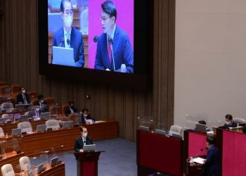 “대통령 해외순방 때마다 국민들 가슴 조마조마해”