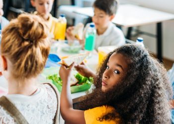 ‘코로나 급식 사기’, 가짜 영수증으로  2억4천만달러 가로 채…47명 체포