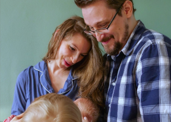 망명 NSA 전 직원 스노드, 러시아 시민권 취득