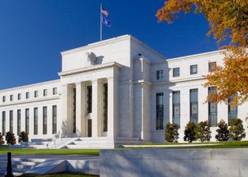 연준 “인플레 수준 고려하면 추가 금리 인상 불가피”