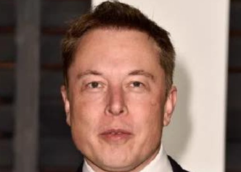 짠돌이 테슬라…한국서 매출 1조 돌파, 기부는 0원